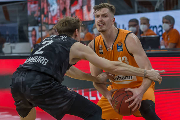 整个竞争格 整个竞争格