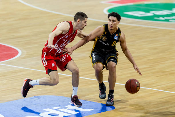 高尔夫的移 高尔夫的移